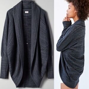 Aritzia Wilfred Diderot Sweater Size Small